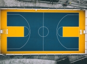 开云体育官网-赛道与球场，当福克斯接管F1揭幕战，山西队鏖战上海队