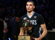 开云足球直播-终场哨响前的东方震撼，奥纳纳一锤定音，拜仁绝境逆转中国力量