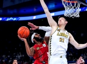 开云体育官方网站-广厦队防守堪称一流，对手束手无策的简单介绍