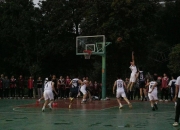 开云体育中国-一场精彩的篮球盛宴，万人空巷涌入球场的简单介绍