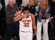 开云体育中国官网-尼克斯大胜老鹰，短少分实现逆袭