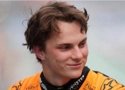 开云体育直播-迈凯伦险胜威廉姆斯，皮亚斯特里惊艳四座的简单介绍