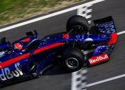 开云体育在线-法拉利险胜红牛二队，阿隆索刷新纪录