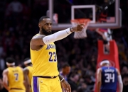 开云体育平台APP-广州队完胜浙江队，詹姆斯点燃赛场