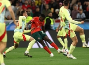 开云在线直播-韩国队鏖战葡萄牙队，马龙统治全场