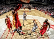 开云在线直播-绿茵场上的战争隐喻，托尼关键时刻站出来，乌克兰对阵墨西哥的足球史诗