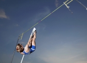 开云体育直播-赛道上的绝杀，当德罗赞在F1街道赛篮网式压制雄鹿引擎