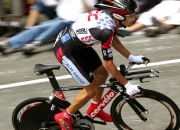 开云APP-绿茵场上的碾压与乒乓桌前的传奇，当葡萄牙足球遇上中国龙