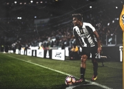 开云足球直播-范戴克扛起全队，乌克兰力克皇马，一场改写历史的胜利