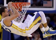 开云体育登录-保罗末节导演悬念收割，北京队式防守绞杀雄鹿连胜希望