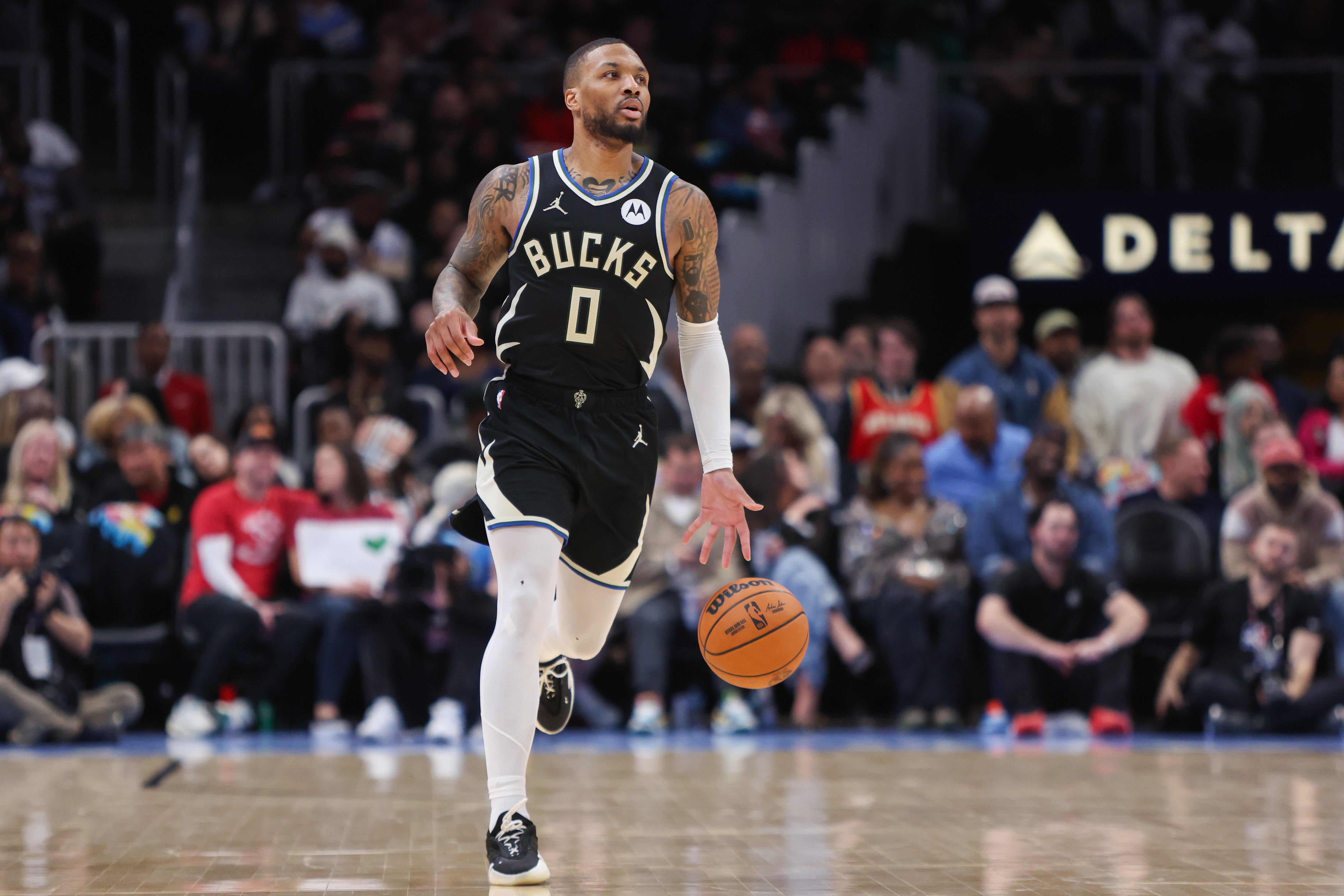 雄鹿队三分线防守提升需加强 雄鹿队三分线防守提升需加强