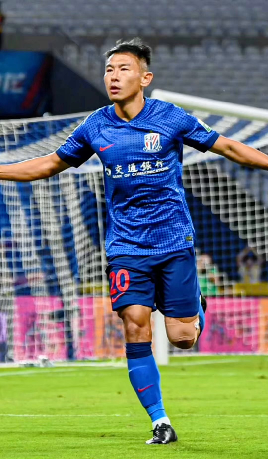 中场控制能力卓越,帮助球队牢牢掌控比赛的简单介绍 中场控制能力卓越,帮助球队牢牢掌控比赛的简单介绍