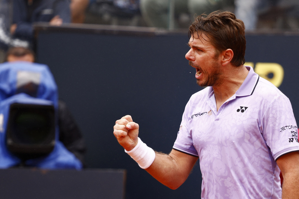 西班牙网球队力克美国网球队,瓦林卡送出助攻的简单介绍 西班牙网球队力克美国网球队,瓦林卡送出助攻的简单介绍