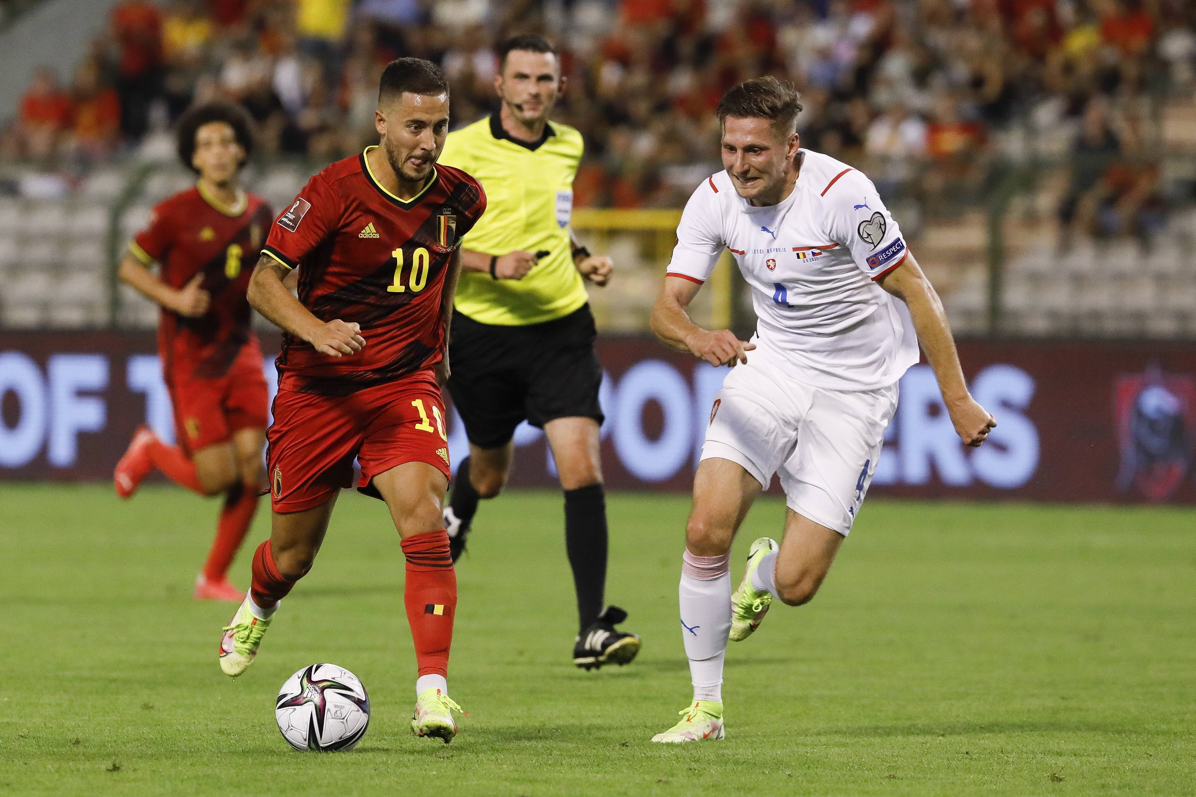 尤文图斯客场遭遇麻烦,惨遭逆转引争议的简单介绍 尤文图斯客场遭遇麻烦,惨遭逆转引争议的简单介绍