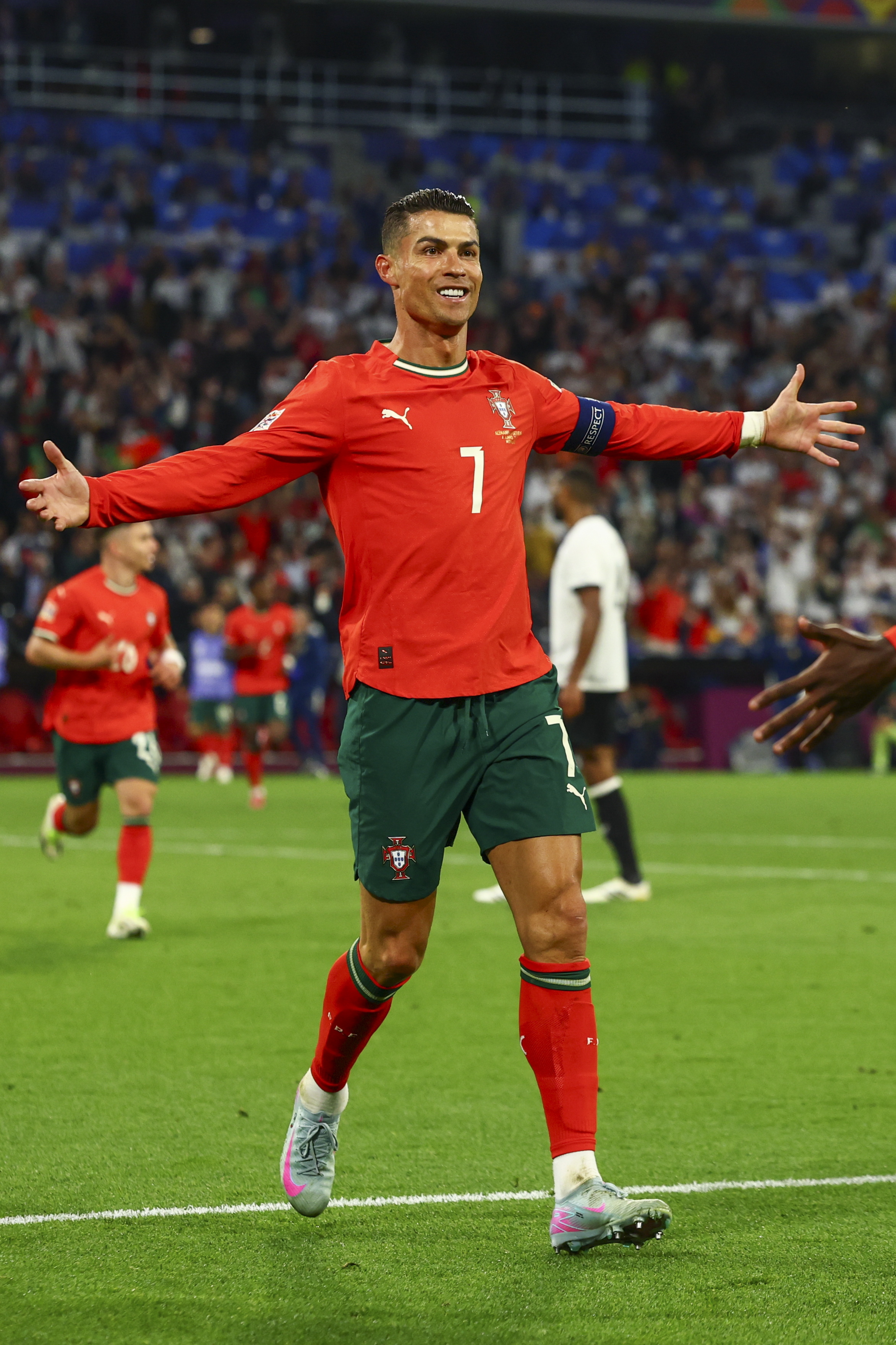 葡萄牙击败瑞典,成功晋级下一轮 葡萄牙击败瑞典,成功晋级下一轮