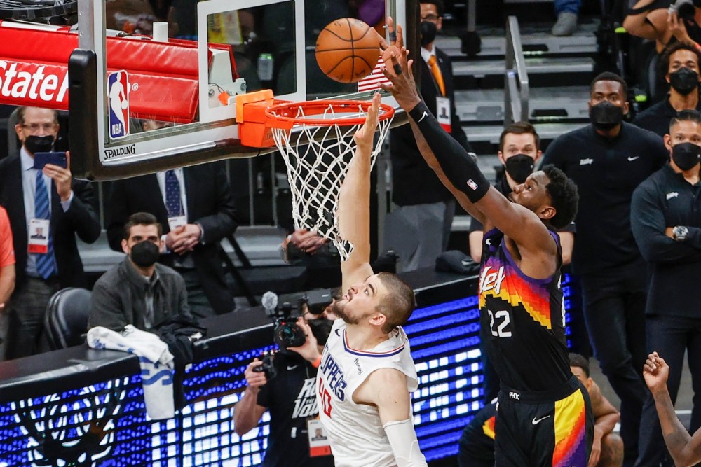 关于雄鹿横扫勇士,艾顿高光表现的信息 关于雄鹿横扫勇士,艾顿高光表现的信息