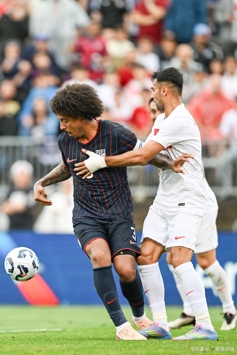 阿贾克斯惊险胜利沙尔克:荷甲冠军成功反超的简单介绍 阿贾克斯惊险胜利沙尔克:荷甲冠军成功反超的简单介绍