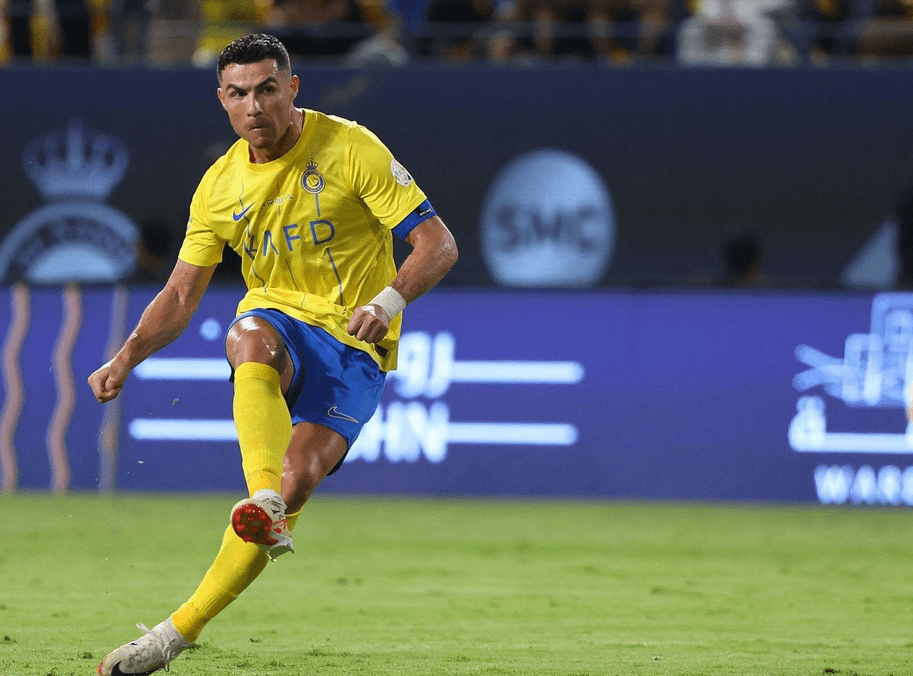 森索瓦尔中场远射世界波，助球队逆转胜利的简单介绍