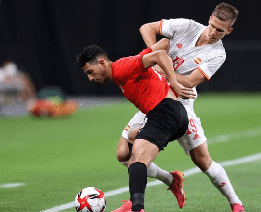 法国队完胜韩国队，黄鸭组合点燃赛场