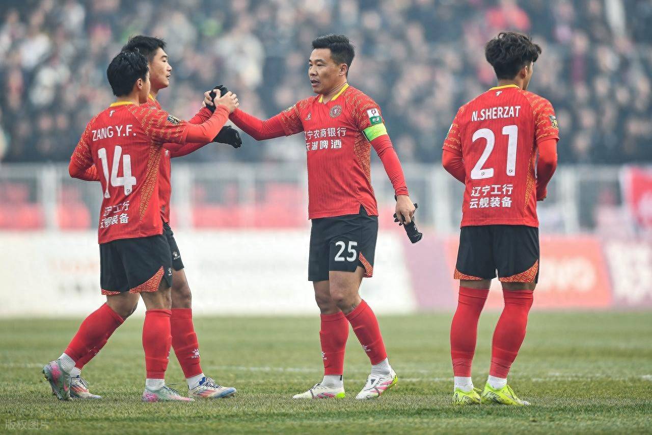 刀光剑影的足球比赛荡气回肠的简单介绍