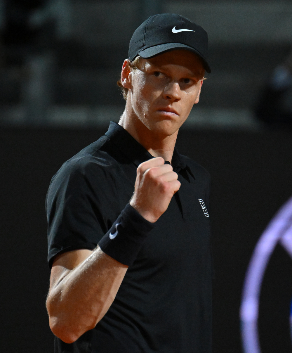 ATP总决赛险胜戴维斯杯，辛纳高光表现的简单介绍