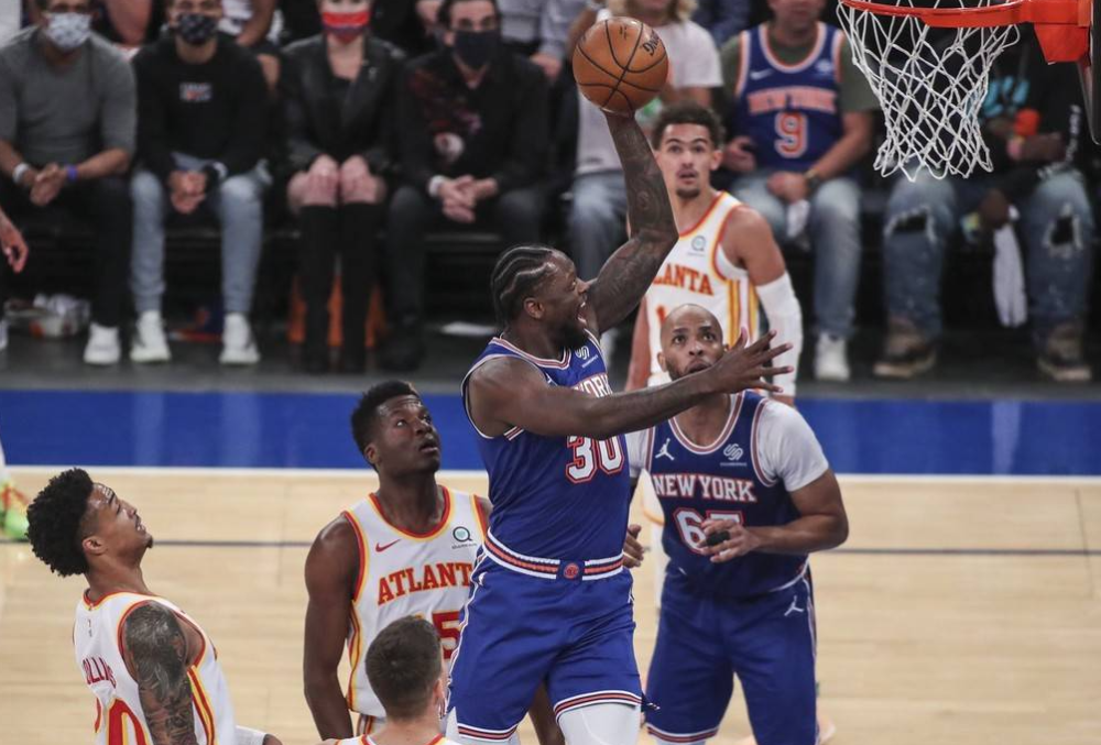 老鹰锋线突飞猛进，赢下激烈对决的简单介绍