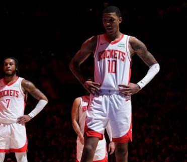 猛龙队展现出色团队配合，轻松击败对手的简单介绍