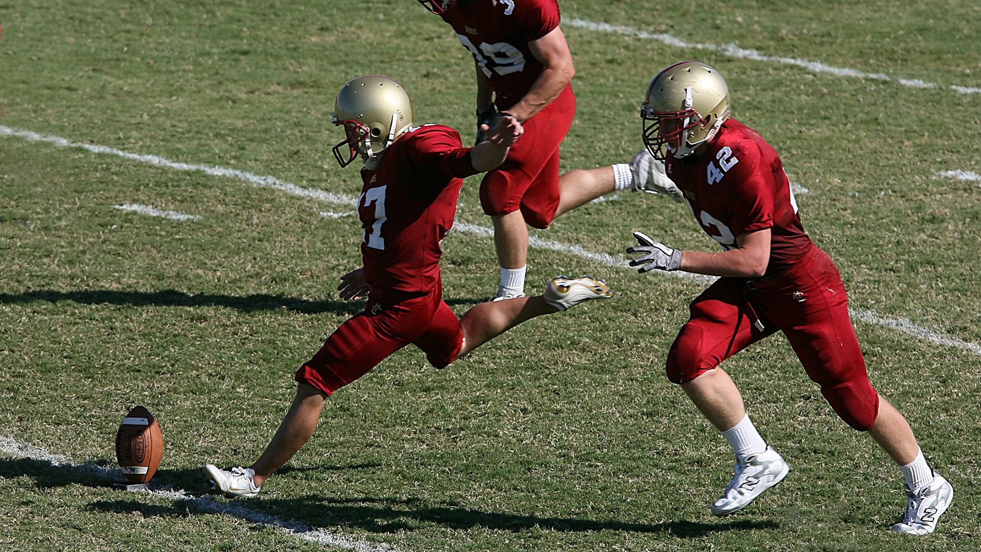 当地缘封锁遭遇绿茵神话，几内亚的波兰墙与梅西的排名征服战
