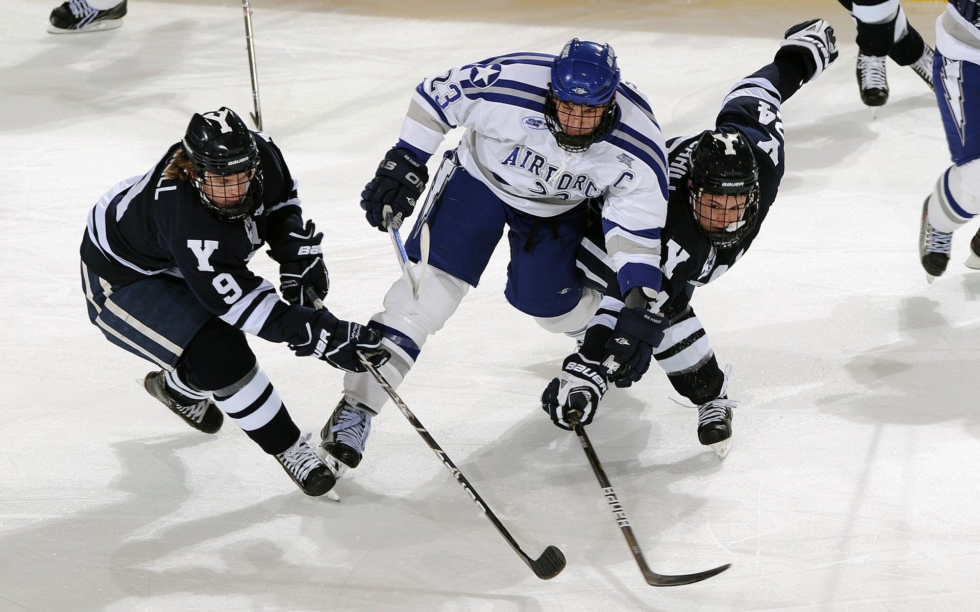 当东方红遇上绿衫军，哈登的北京时刻如何改写篮球叙事