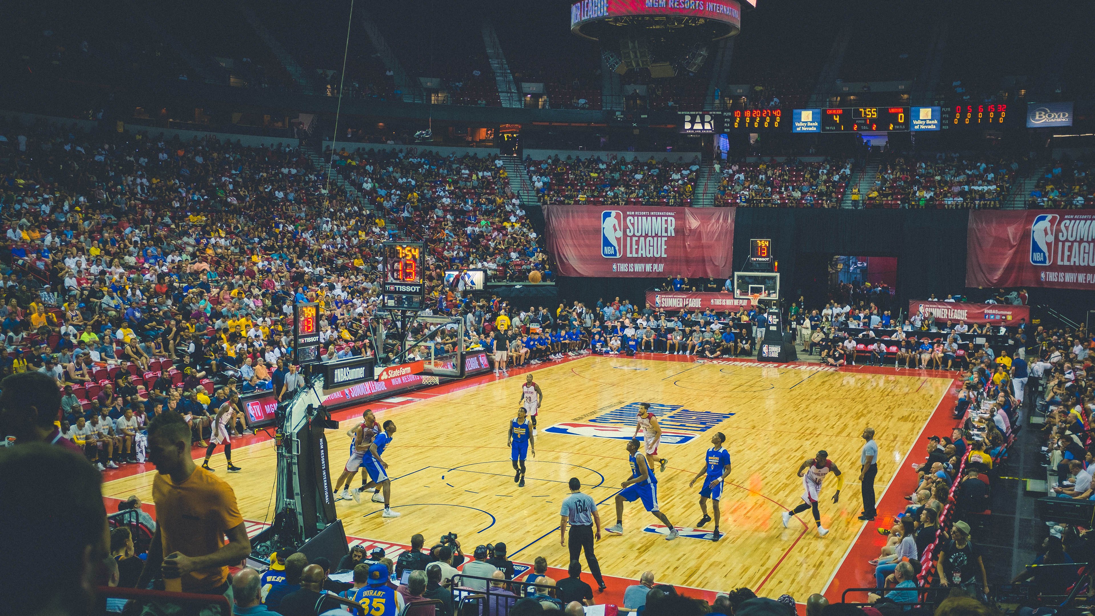 橙色风暴与斗牛士智慧，荷兰火力压制下的马里困局与佩德里攻防转换艺术