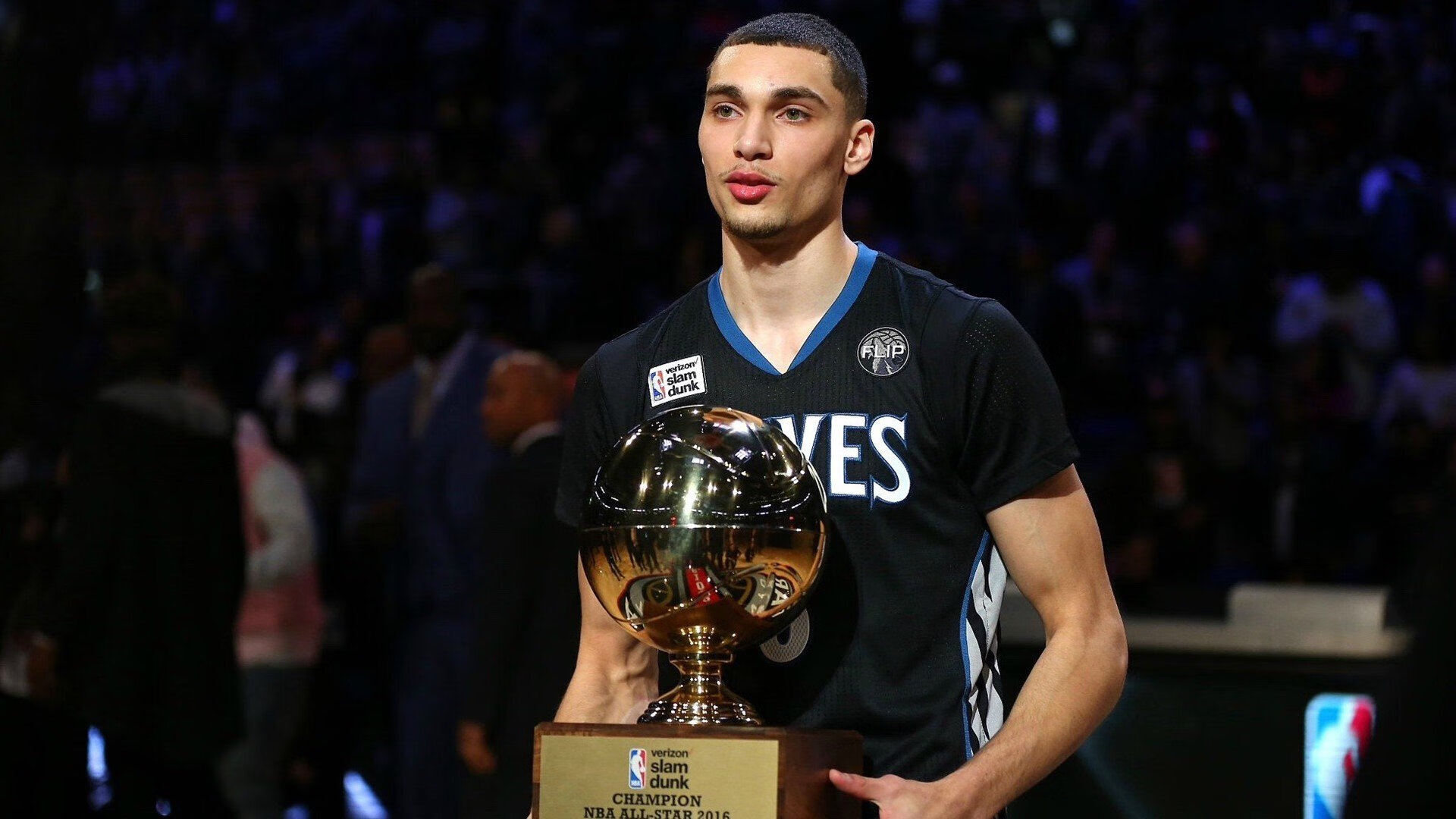 终场哨响前的东方震撼，奥纳纳一锤定音，拜仁绝境逆转中国力量